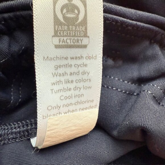 Athleta Ultimate Stash Pocket 7/8 Tight, Size XLT, Dark Blue - Picture 6 of 8